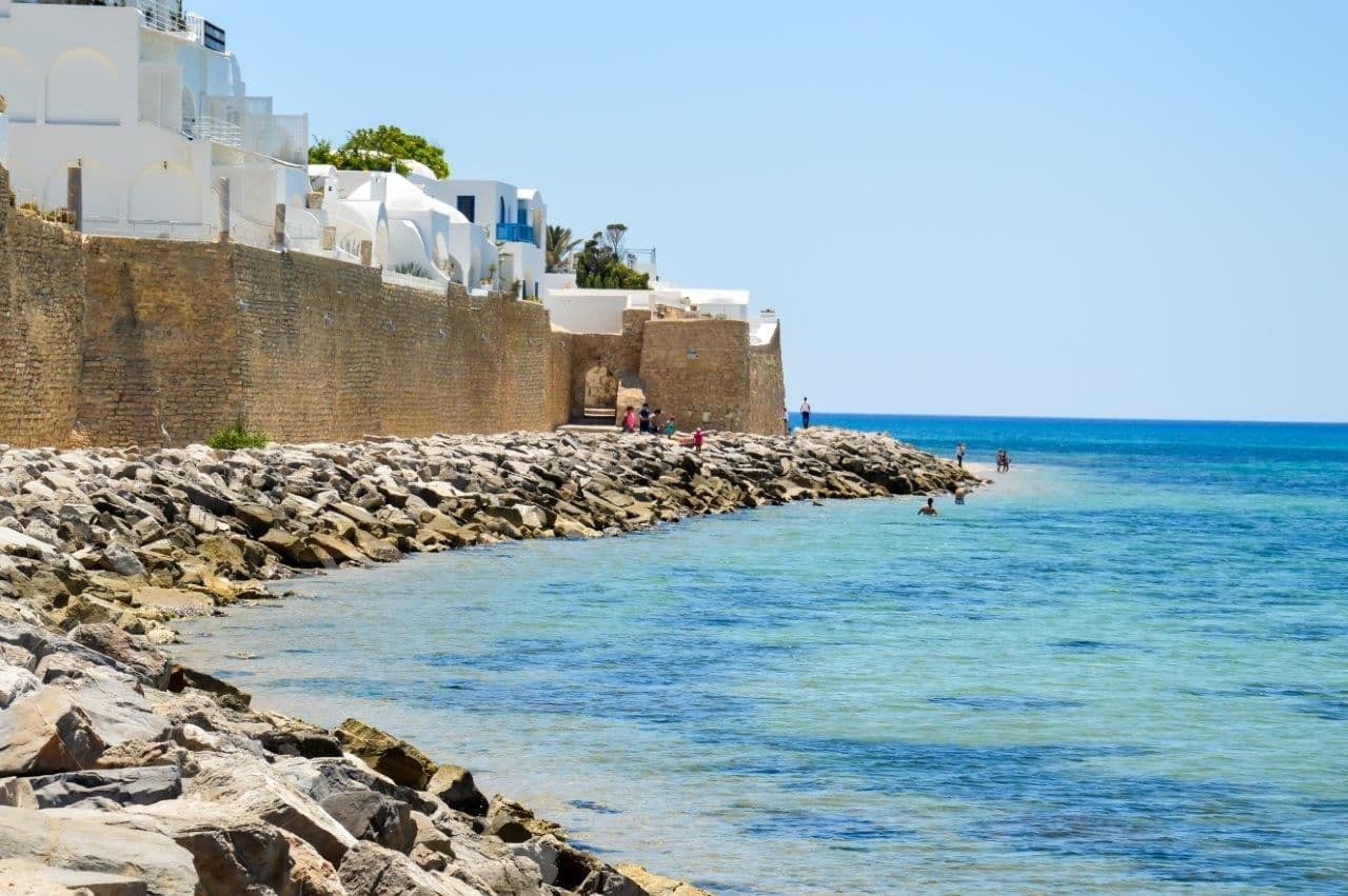 Côte méditerranéenne tunisienne, hôtels en bord de mer